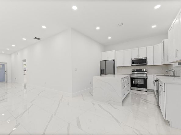 2407 NW 8th st, Fort Lauderdale FL 33311