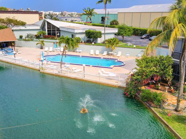 200 Waterway Drive S 108, Lantana FL 33462