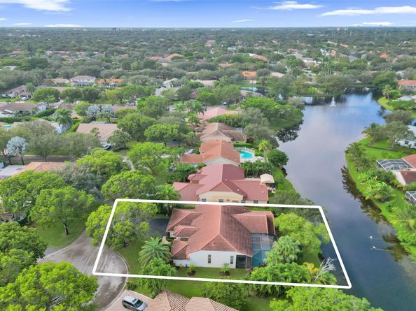 5724 NW 100TH Way, Coral Springs FL 33076