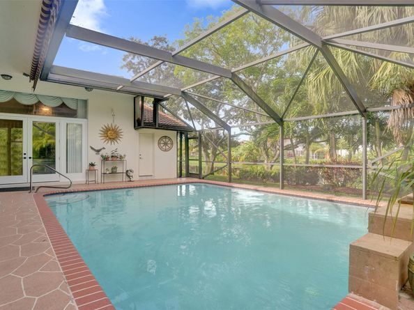 5724 NW 100TH Way, Coral Springs FL 33076