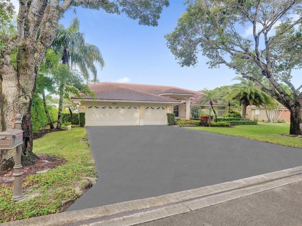 5724 NW 100TH Way, Coral Springs FL 33076