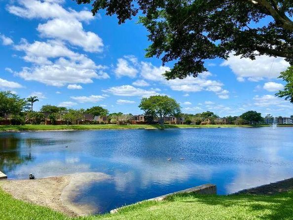 725 Lori Drive 312, Palm Springs FL 33461