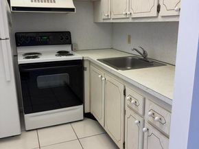 113 Berkshire E, West Palm Beach FL 33417