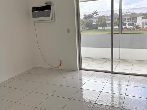 113 Berkshire E, West Palm Beach FL 33417