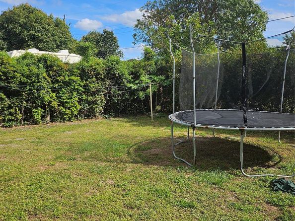 2520 NW 160th St, Miami Gardens FL 33054