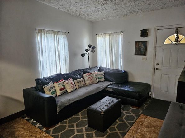2520 NW 160th St, Miami Gardens FL 33054