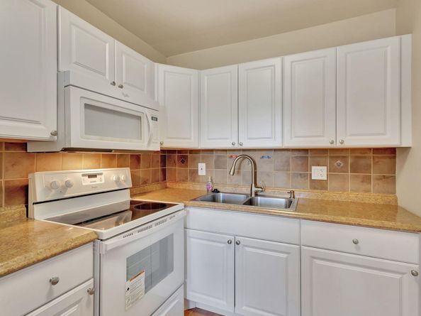 162 Coventry G, West Palm Beach FL 33417