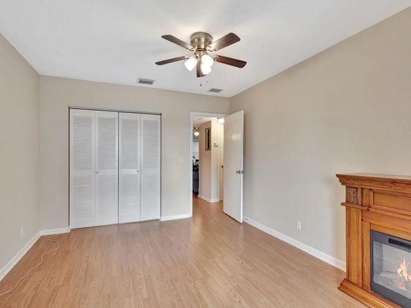162 Coventry G, West Palm Beach FL 33417