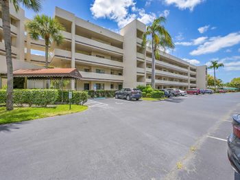 3154 Via Poinciana