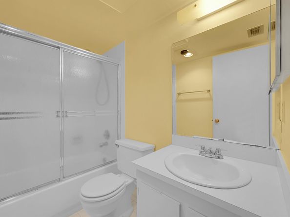 3154 Via Poinciana 306, Lake Worth FL 33467