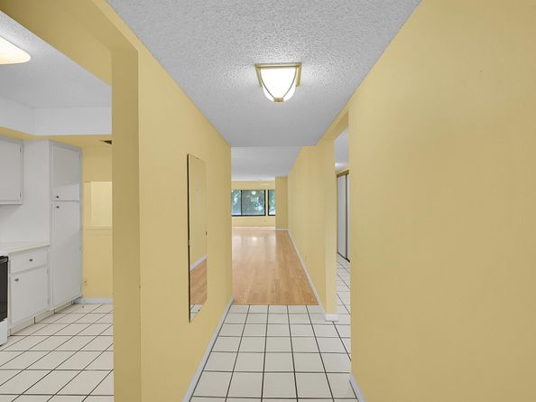 3154 Via Poinciana 306, Lake Worth FL 33467