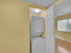 3154 Via Poinciana 306, Lake Worth FL 33467