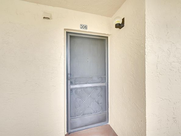 3154 Via Poinciana 306, Lake Worth FL 33467