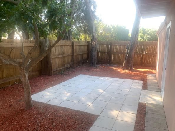 5701 Pinewood Ave, West Palm Beach FL 33407