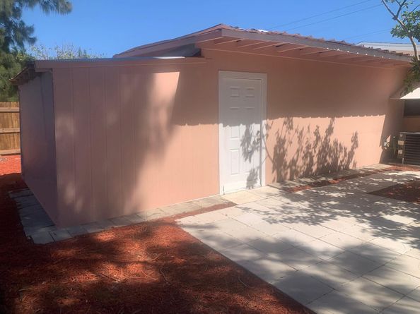 5701 Pinewood Ave, West Palm Beach FL 33407