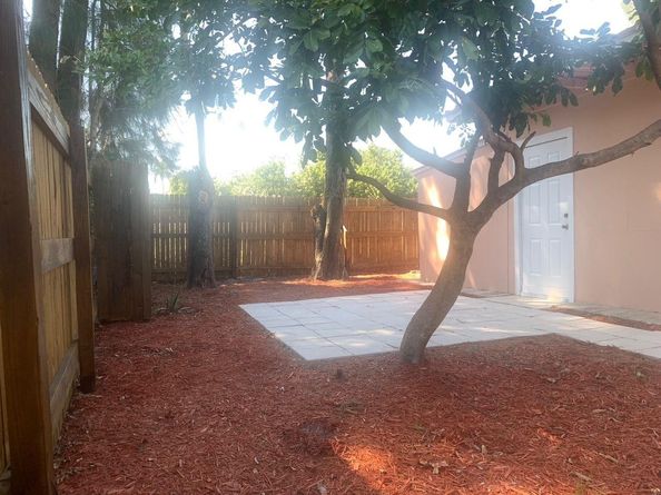 5701 Pinewood Ave, West Palm Beach FL 33407