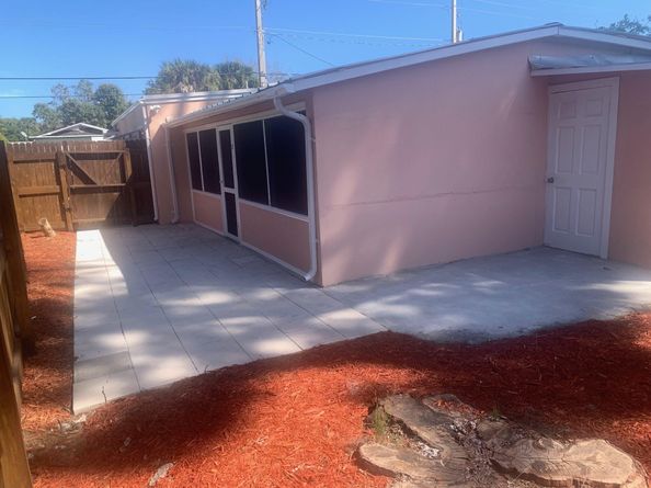 5701 Pinewood Ave, West Palm Beach FL 33407