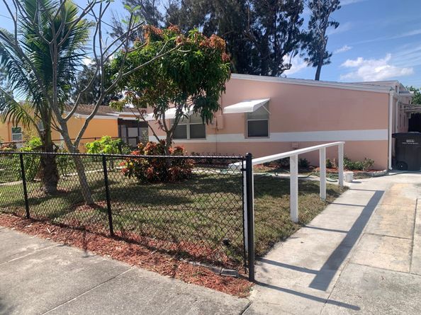 5701 Pinewood Ave, West Palm Beach FL 33407
