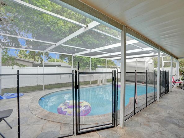 7697 S Forest Boulevard, North Lauderdale FL 33068
