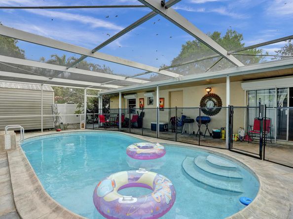 7697 S Forest Boulevard, North Lauderdale FL 33068