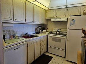 300 Village Green Circle S 406, Palm Springs FL 33461