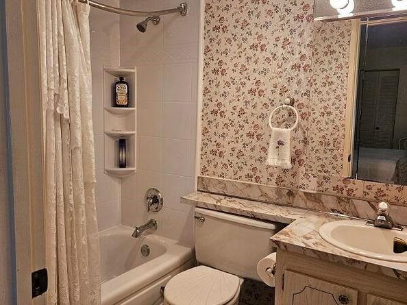 300 Village Green Circle S 406, Palm Springs FL 33461