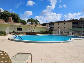 300 Village Green Circle S 406, Palm Springs FL 33461