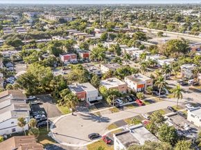 7910 SW 8th Ct B, North Lauderdale FL 33068