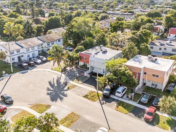 7910 SW 8th Ct B, North Lauderdale FL 33068