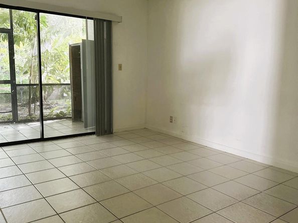 301 Harbour Pointe Way, Greenacres FL 33413