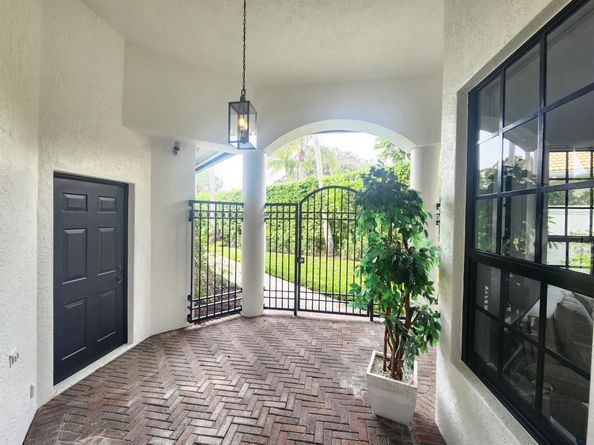 2800 Twin Oaks Way, Wellington FL 33414
