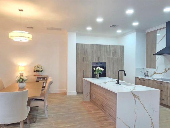 2800 Twin Oaks Way, Wellington FL 33414