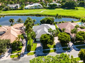 2800 Twin Oaks Way