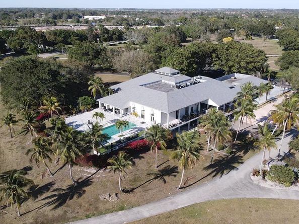 2800 Twin Oaks Way, Wellington FL 33414