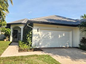 2800 Twin Oaks Way, Wellington FL 33414