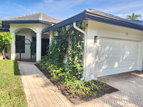 2800 Twin Oaks Way, Wellington FL 33414