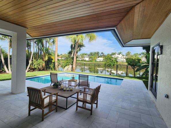 2800 Twin Oaks Way, Wellington FL 33414