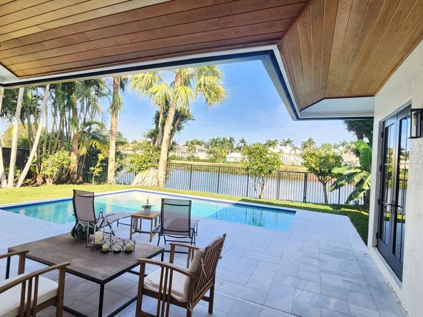 2800 Twin Oaks Way, Wellington FL 33414