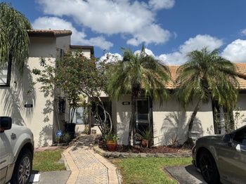 956 Mockingbird Ln