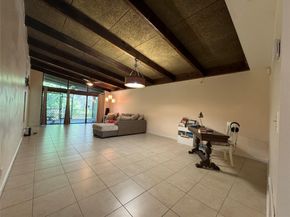 956 Mockingbird Ln 506, Plantation FL 33324