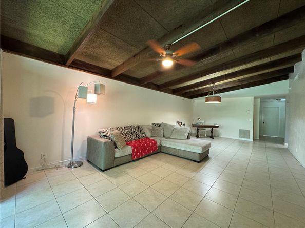 956 Mockingbird Ln 506, Plantation FL 33324