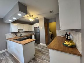 956 Mockingbird Ln 506, Plantation FL 33324
