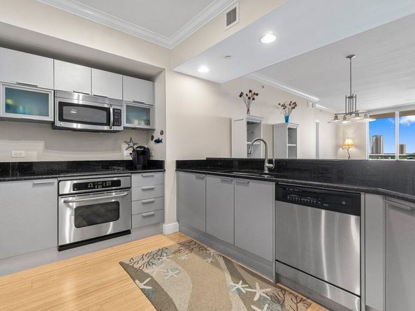 2640 Lake Shore Drive 708, Riviera Beach FL 33404