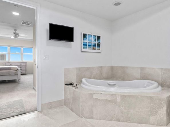 2640 Lake Shore Drive 708, Riviera Beach FL 33404