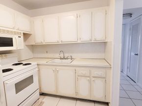 319 Chatham P, West Palm Beach FL 33417