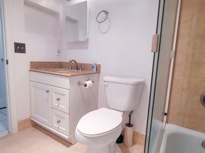 319 Chatham P, West Palm Beach FL 33417
