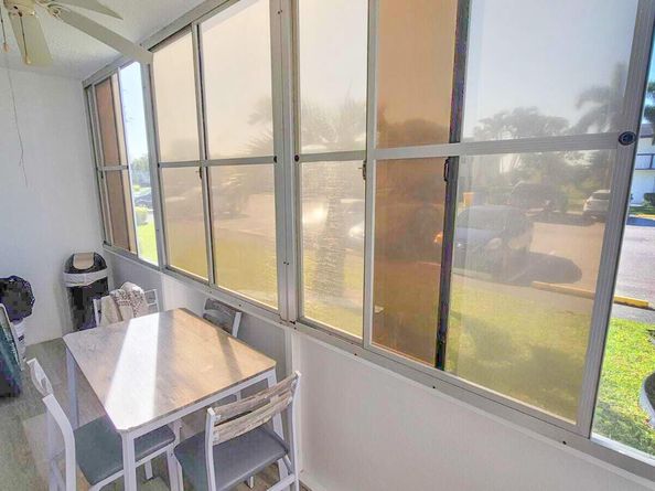 319 Chatham P, West Palm Beach FL 33417