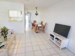 319 Chatham P, West Palm Beach FL 33417