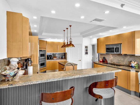 7000 Island Blvd PH06, Aventura FL 33160