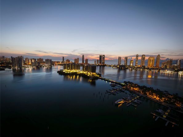 7000 Island Blvd PH06, Aventura FL 33160